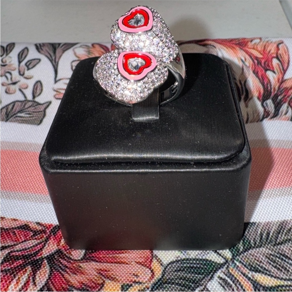 18k Gemini Heart Enamel Ring - Picture 9 of 11